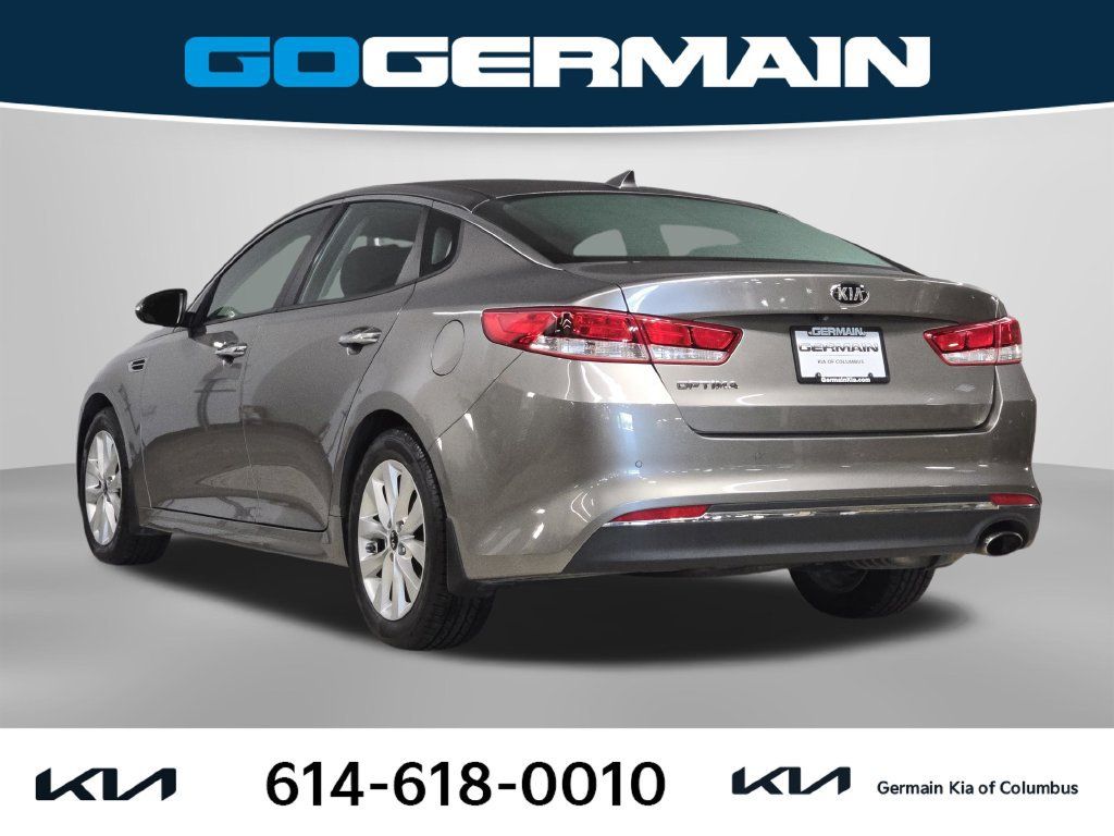 Used 2018 Kia Optima LX w/ 17" Alloy Wheels Package FWD image 10