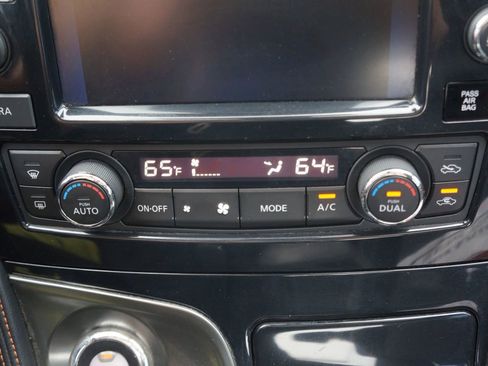 Used 2020 Nissan Maxima Platinum w/ Reserve Package image 30