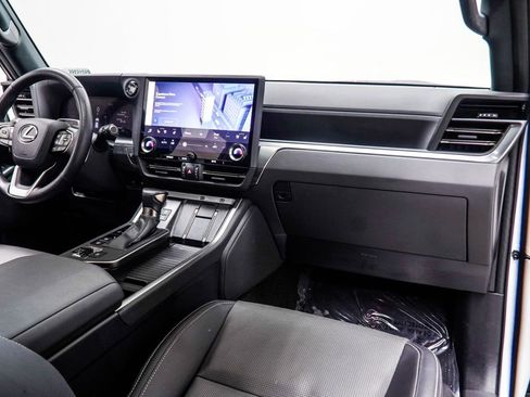 Used 2024 Lexus GX 550 w/ Cold Area Package image 19