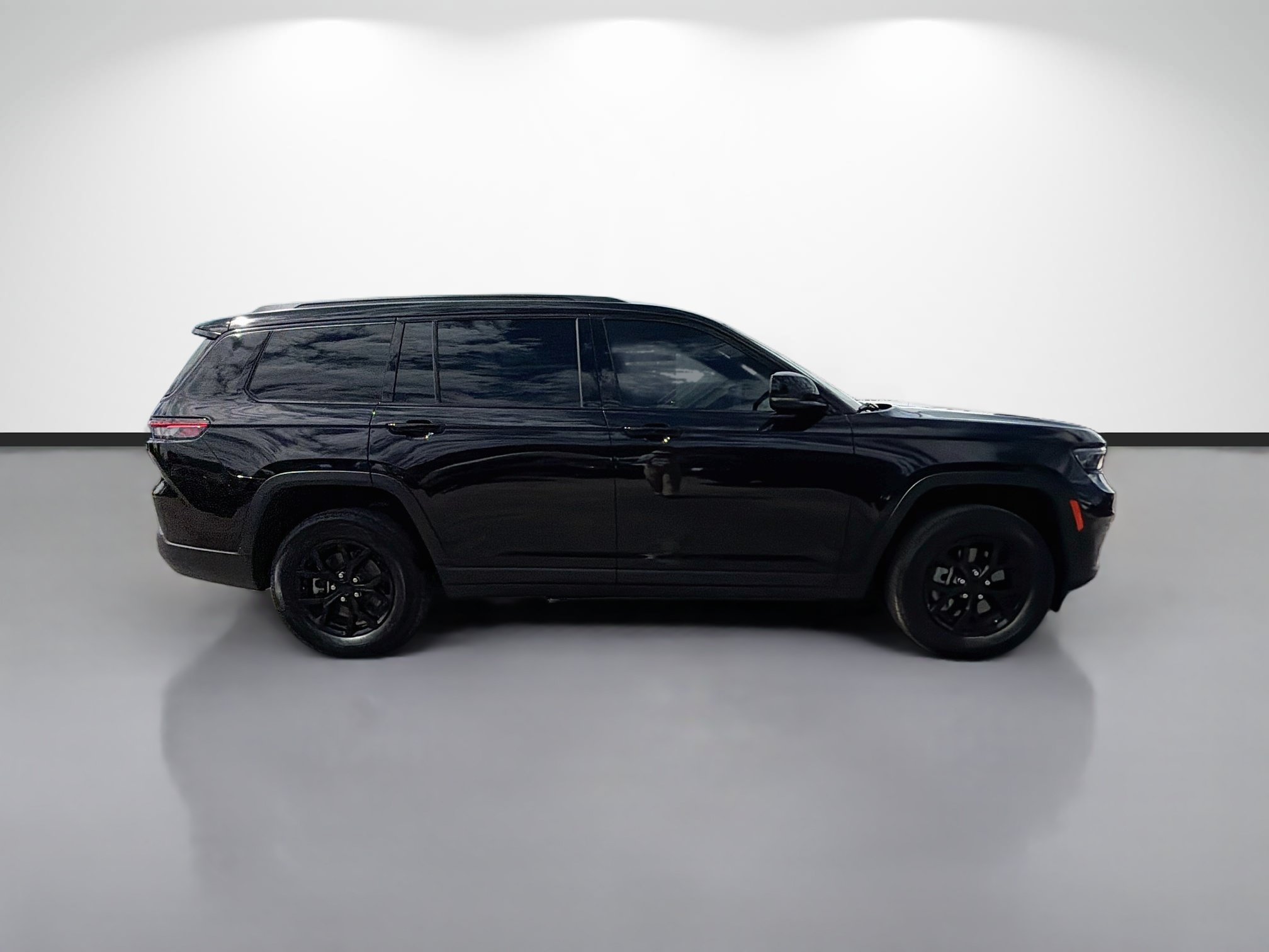 Used 2024 Jeep Grand Cherokee L Laredo AWD/4WD image 2