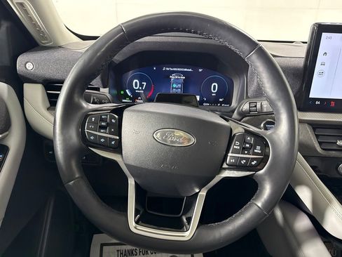 Used 2025 Ford Explorer Platinum w/ LUX Leather Package AWD/4WD image 19