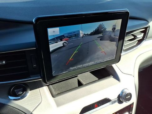 Used 2024 Ford Explorer XLT w/ Equipment Group 202A AWD/4WD image 25
