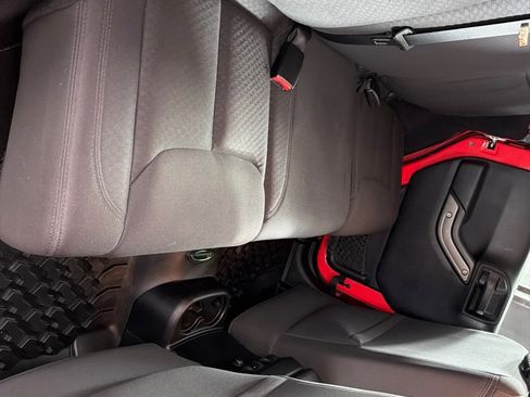 Used 2013 Jeep Wrangler Unlimited Sport image 19