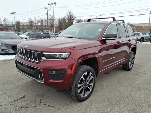 Used 2022 Jeep Grand Cherokee Overland w/ Luxury Tech Group IV image 8