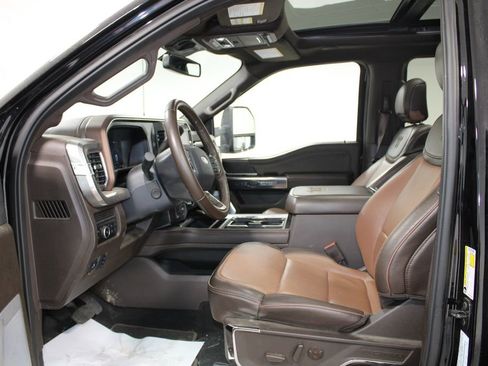 Used 2025 Ford F350 King Ranch w/ FX4 Off-Road Package image 17