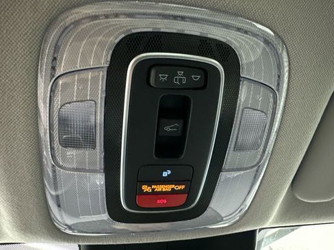 Used 2025 Hyundai Elantra Limited image 31