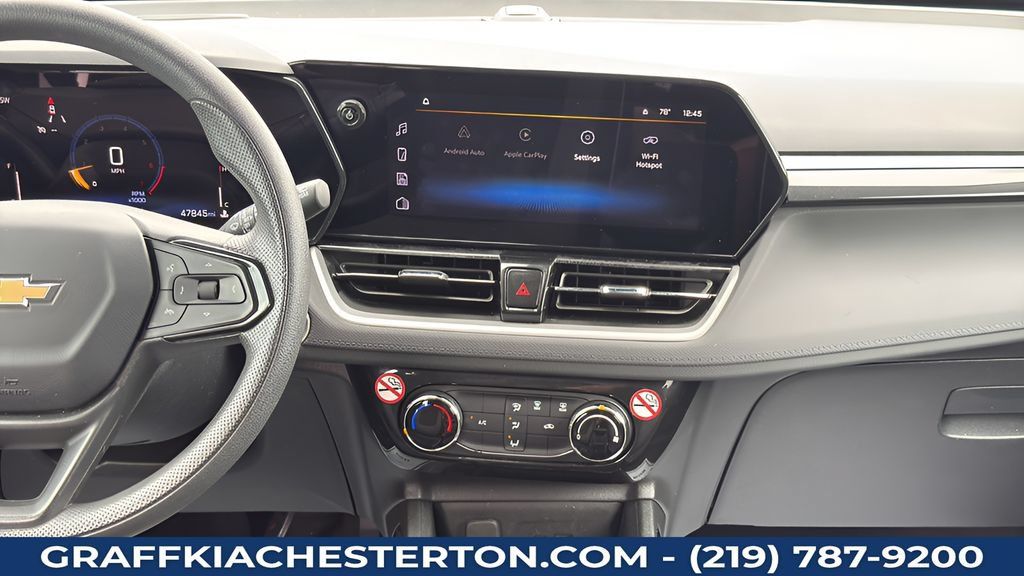 Used 2025 Chevrolet TrailBlazer LT AWD/4WD image 19