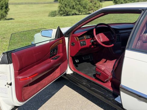 Used 1993 Cadillac Eldorado FWD image 15