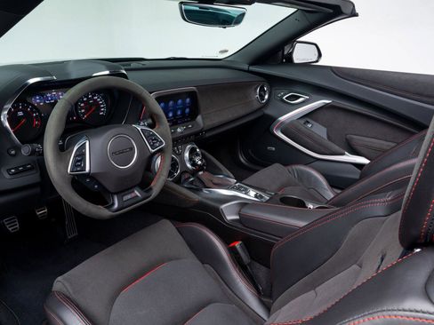Used 2022 Chevrolet Camaro ZL1 RWD image 31