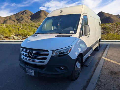 Used 2022 Mercedes-Benz Sprinter 3500 image 11