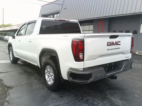 Used 2023 GMC Sierra 1500 SLE AWD/4WD image 3