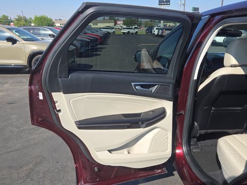 Used 2024 Ford Edge Titanium AWD/4WD image 13
