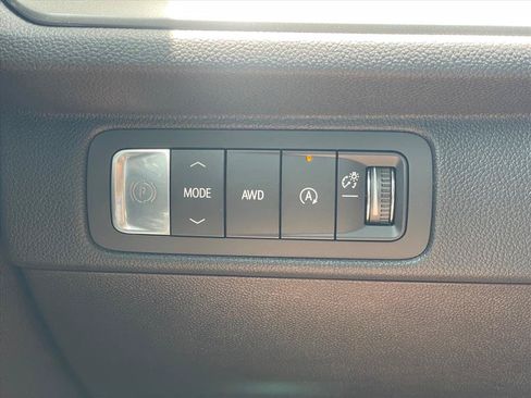 Used 2026 Chevrolet Traverse LT AWD/4WD image 18
