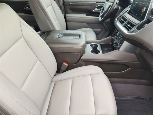 Used 2024 Chevrolet Tahoe LT w/ Luxury Package AWD/4WD image 19
