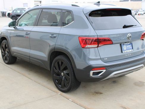 Certified 2023 Volkswagen Taos SE w/ Panoramic Sunroof Package image 4