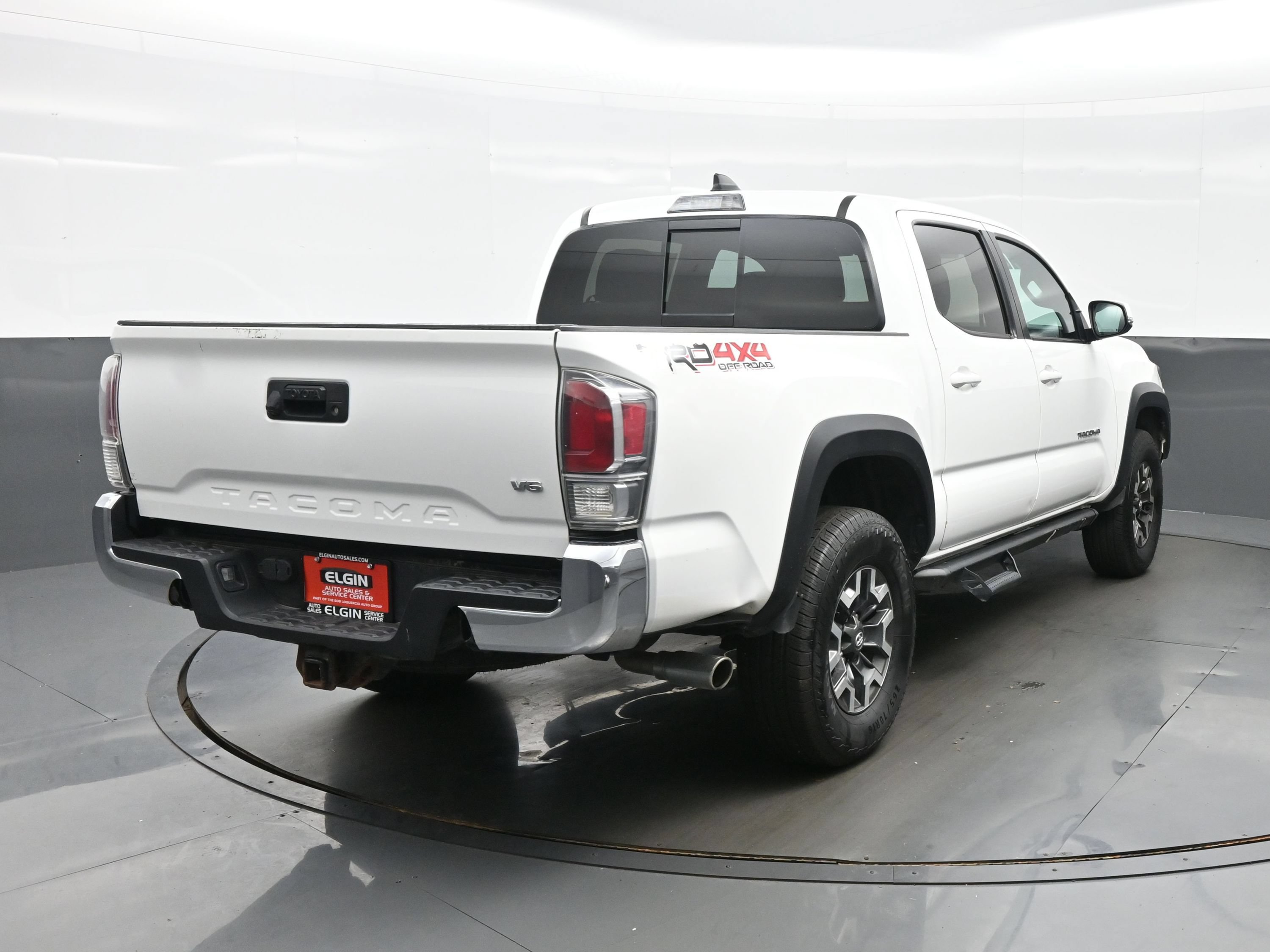 Used 2023 Toyota Tacoma TRD Off-Road AWD/4WD image 5