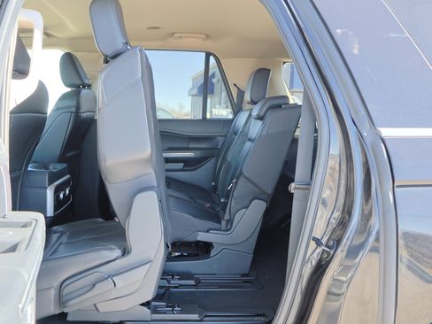 Certified 2024 Ford Expedition Max XLT image 30