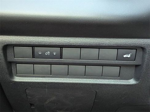 New 2025 Mitsubishi Outlander SE image 26