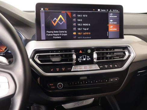 Used 2025 BMW X4 xDrive30i w/ Premium Package image 5