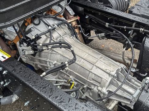 New 2025 Chevrolet Low Cab Forward image 13