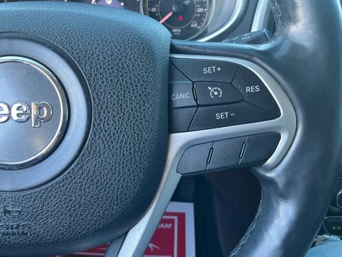 Used 2014 Jeep Cherokee Limited w/ Luxury Group image 28