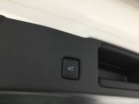 Used 2024 Ford Escape Platinum image 19