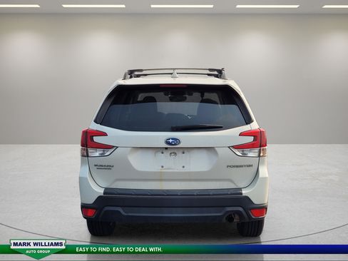 Used 2019 Subaru Forester Premium AWD/4WD image 5