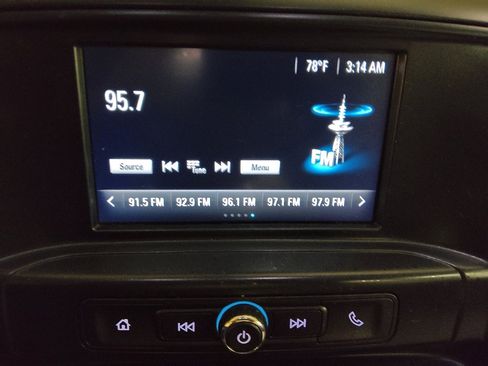 Used 2018 Chevrolet Silverado 1500 Custom w/ Custom Value Package RWD image 25