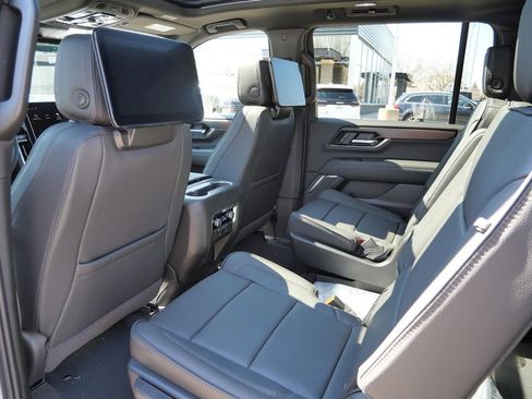 New 2026 GMC Yukon XL Denali w/ Denali Reserve Package AWD/4WD image 36