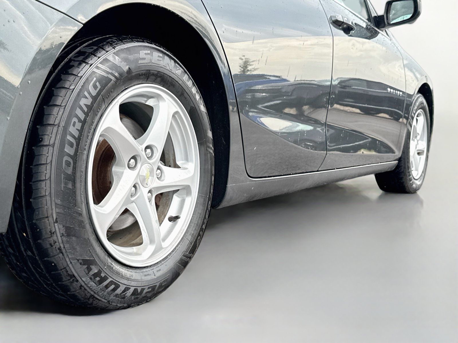 Used 2017 Chevrolet Malibu LS FWD image 9