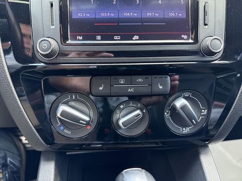 Used 2016 Volkswagen Jetta SEL image 18