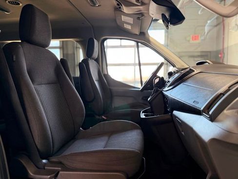 Used 2015 Ford Transit 150 XLT image 21