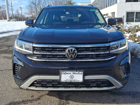 Certified 2023 Volkswagen Atlas SE w/ Panoramic Sunroof Package image 2