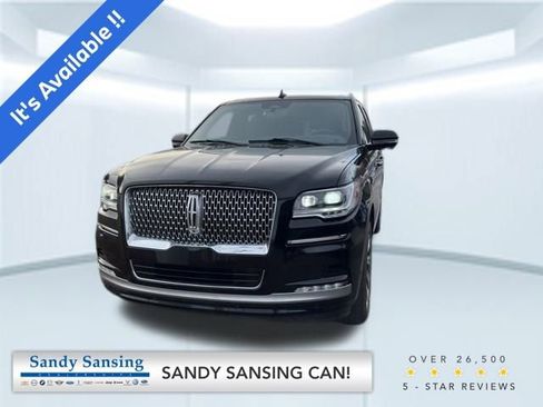 Used 2024 Lincoln Navigator Reserve image 1