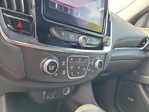 Used 2022 Chevrolet Traverse RS image 30