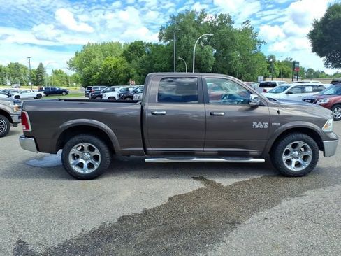 Used 2018 RAM 1500 Laramie AWD/4WD image 2