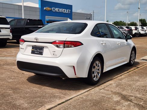 Used 2024 Toyota Corolla LE FWD image 6