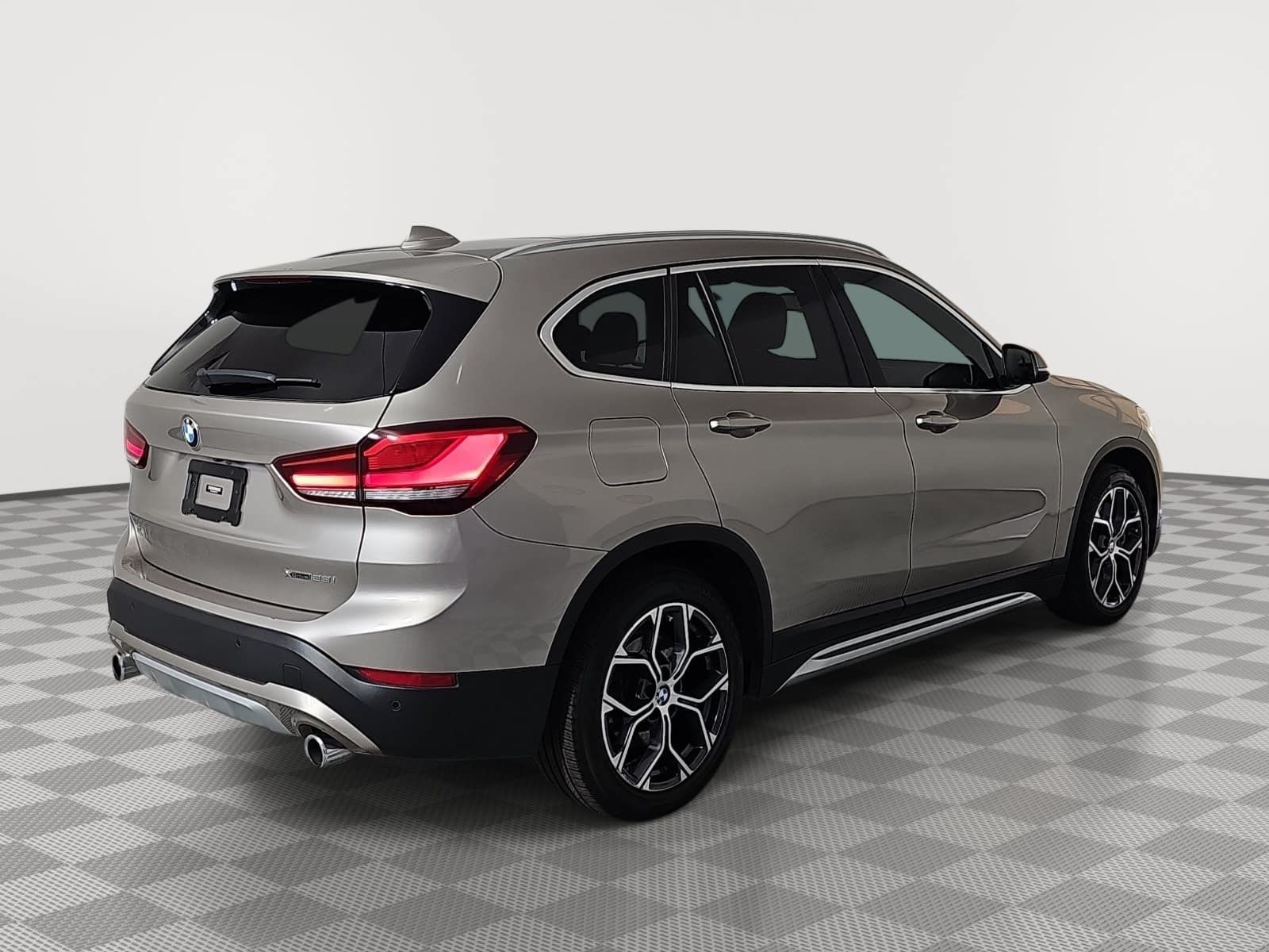 Used 2021 BMW X1 xDrive28i w/ Convenience Package AWD/4WD image 8