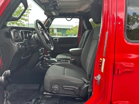 Used 2022 Jeep Gladiator Sport AWD/4WD image 9