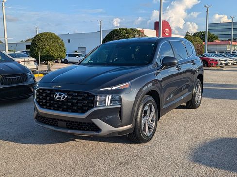 Used 2023 Hyundai Santa Fe SE FWD image 2