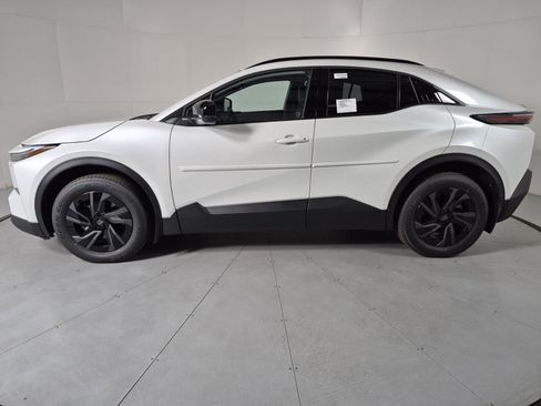 New 2026 Toyota C-HR AWD/4WD image 2