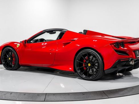 Used 2023 Ferrari F8 Tributo RWD image 5