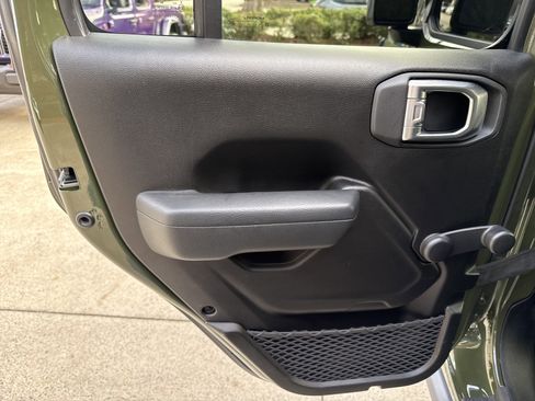 Used 2022 Jeep Wrangler Unlimited Sport image 27