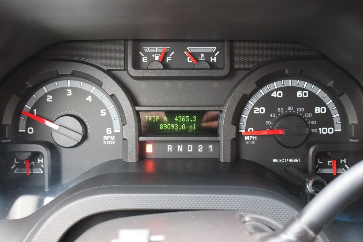 Used 2010 Ford E-350 and Econoline 350 XLT RWD image 34