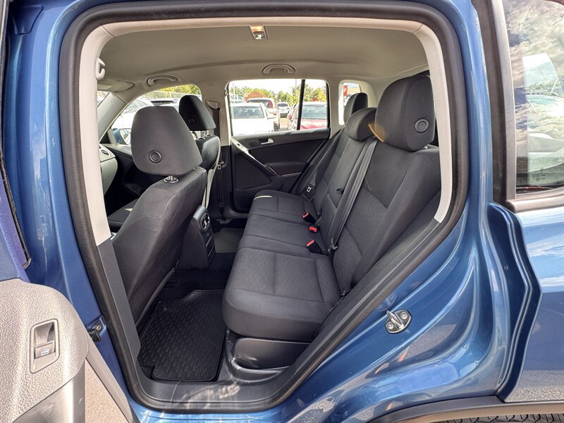 Used 2017 Volkswagen Tiguan Limited w/ Premium Package AWD/4WD image 24