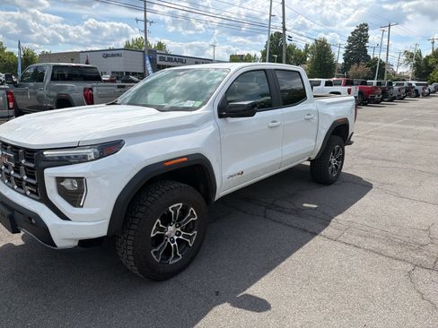 Used 2024 GMC Canyon AT4 AWD/4WD image 4