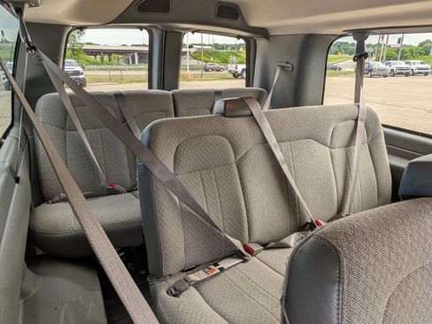 Certified 2025 GMC Savana 3500 LT w/ LT Preferred Equipment Group RWD image 11