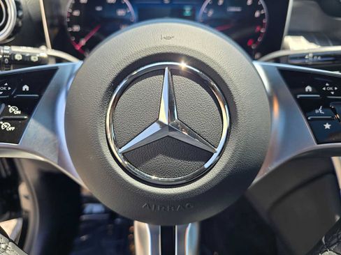 Used 2026 Mercedes-Benz GLC 300 4MATIC image 25