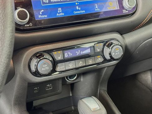 Used 2022 Nissan Kicks SR w/ Premium Package FWD image 20