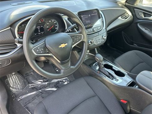 Used 2025 Chevrolet Malibu LT image 17